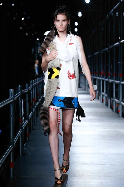 Look 23
